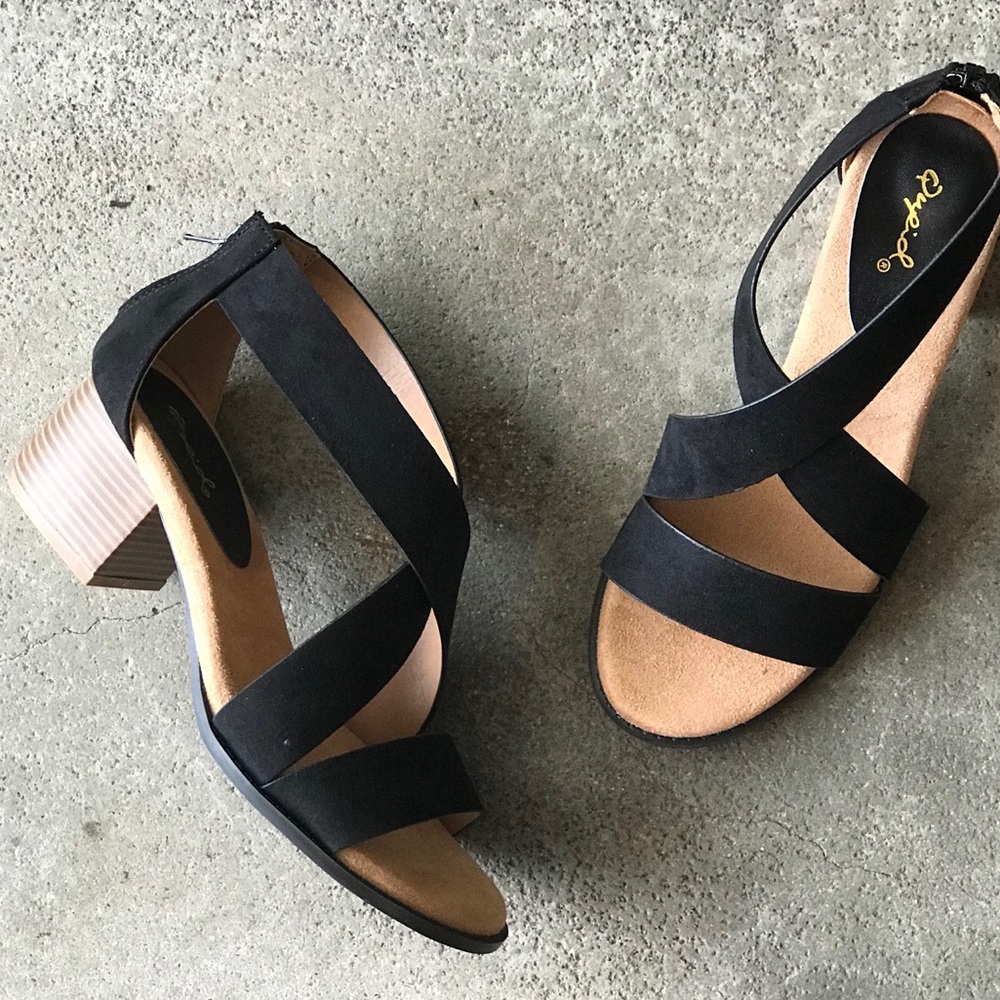 Qupid Doria Black Sued Criss Cross Low comfort Heel - Picture 3 of 8